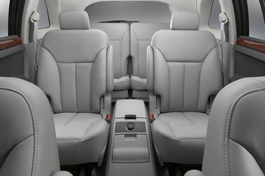 Интерьер Chrysler Pacifica (CS) 2007 года  (фото 16 из 24)